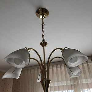Kuldsete detailidega laelamp (2 foto / 2)