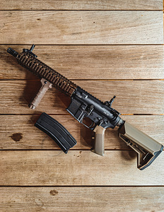 Airsoft EMG Daniel Defense MK18 CO2 (1 foto / 4)