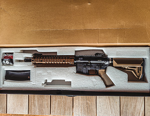 Airsoft EMG Daniel Defense MK18 CO2 (2 foto / 4)