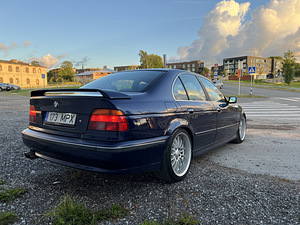 BMW E39 528i Manual 142kW (2 foto / 7)