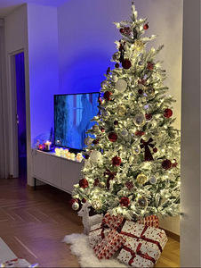 Kunstkuusk 210cm LED tuledega (1 foto / 4)