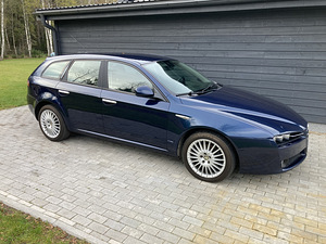 Alfa Romeo 159 Sportwagon 1,9 JTDM 110kw 2007a (2 foto / 15)