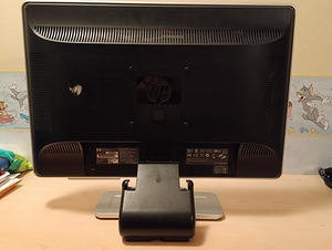 Monitor hp TFT TN, 21.6", 1680x1050, DVI, VGA (2 foto / 4)