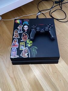 Продам PS4 Slim 1TB + игры (1 фото из 2)