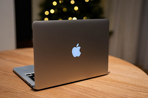 Apple MacBook Pro (Retina, 13-inch, Early 2015) (1 foto / 9)