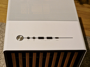 Fractal Design North Chalk White (3 foto / 6)