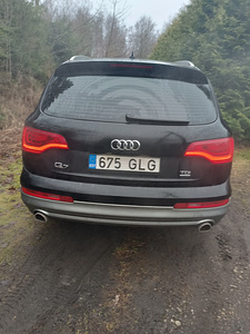 Audi Q7 (1 foto / 1)