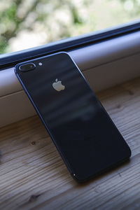 iPhone 8 plus 64GB space gray (3 foto / 3)