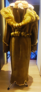 NATURAALSEST NAHAST PARKA (2 foto / 5)