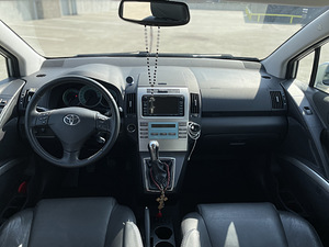 Toyota 2.2 130kw 2008 (4 foto / 12)