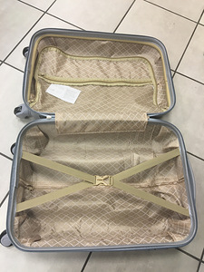 Чемоданы (2 фото из 4)