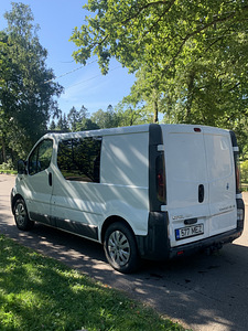 Opel Vivaro 2004 (5 foto / 8)