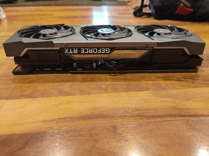 GeForce RTX 3080 SUPRIM X 10G (1 foto / 2)