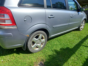 Opel Zafira (3 foto / 9)