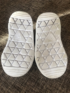 Adidas laste ketsid, tossud suurus FR22/US6K (5 foto / 5)