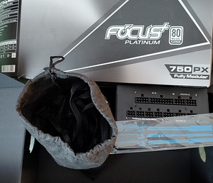 Seasonic Focus Platinum 750PX Modular (1 foto / 2)