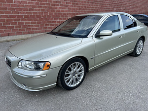 Volvo S60 2.5T AWD (1 foto / 5)