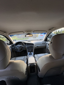Volvo V70 D5 AWD (7 foto / 14)
