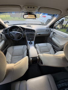 Volvo V70 D5 AWD (14 foto / 14)