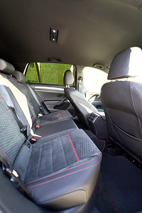 Volkswagen Golf GTI Performance 2.0 180kw (5 foto / 12)