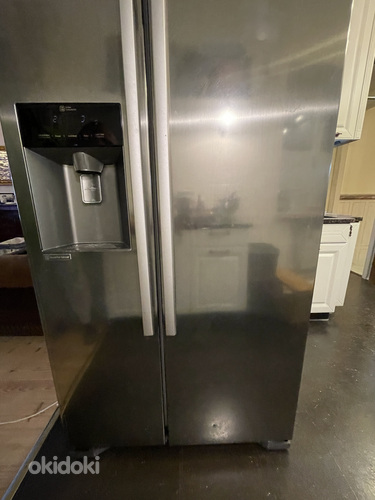 Двухсторонний холодильник. Двухдверный холодильник LG. (фото #2)