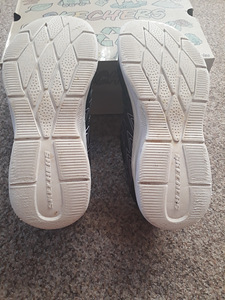 Продам б/у кроссовки Skechers s 36 (2 фото из 3)