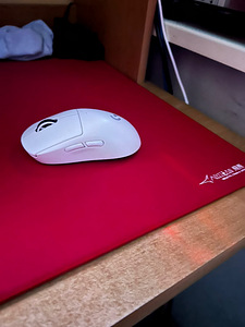 Logitech G Pro X Superlight White + custom glides (1 foto / 3)