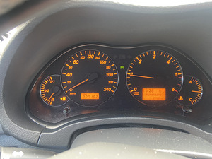 Toyota Avensis D-4D 2008 (6 foto / 9)