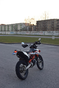 KTM 690 Enduro R 2012 (2 foto / 7)