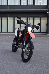 KTM 690 Enduro R 2012 (6 foto / 7)