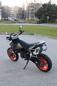 KTM 690 SM 2007 (6 фото из 7)