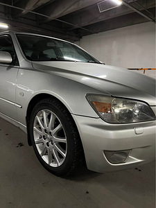 Lexus IS200 Sport 2005 aasta automaat (6 foto / 8)