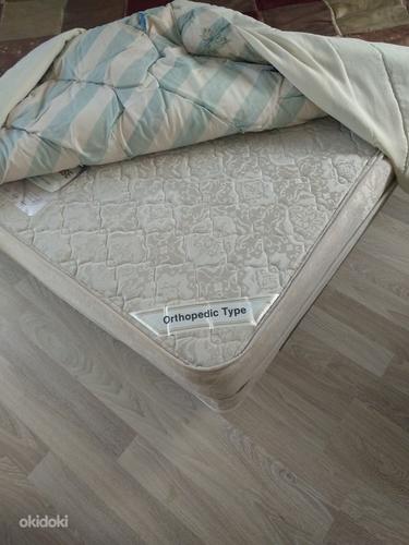 Кровать с матрацем (фото #2)