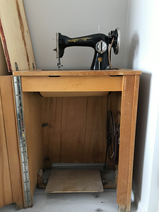 Mehaaniline õmblusmasin heas seisukorras (3 foto / 3)