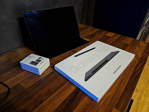 Samsung Galaxy Tab S8 Ultra + Book Cover + Adapter (1 foto / 4)