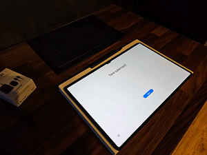 Samsung Galaxy Tab S8 Ultra + Book Cover + Adapter (3 foto / 4)