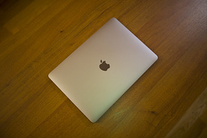 MacBook Air M1 2020, 256 GB, 8GB RAM (3 foto / 6)