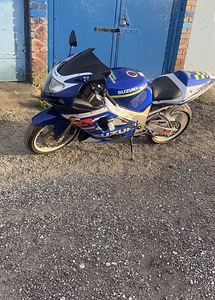 Vahetan ära Suzuki gsrx 600 mk2 (3 foto / 3)