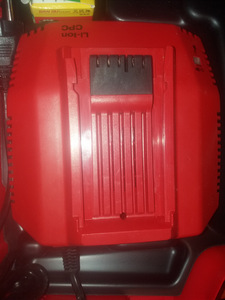 HILTI lööktrell + akulaadija + 2 akut + kohver! (5 foto / 7)