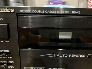 Broneritud: TECHNICS STEREO DOUBLE CASSETTE DECK RS-X911 (2 foto / 10)