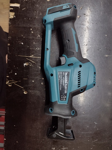 Makita DJR189 TIIGERSAAG (3 foto / 3)
