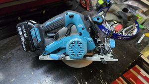 Makita dhs680 + 5ah аккумулятор 18v (2 фото из 3)