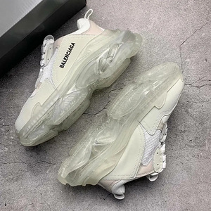 Balenciaga tossud (3 foto / 3)