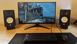 AOC 27" curved, FULL HD (1 foto / 3)