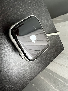 Apple Watch 4, 44mm, hõbedane (4 foto / 4)