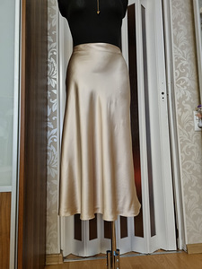 Müüa orignaalne Massimo Dutti satinseelik (asukoht Tallinn) (5 foto / 10)