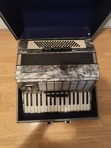 Akordion Weltmeister Stella 80 Bass (1 foto / 4)
