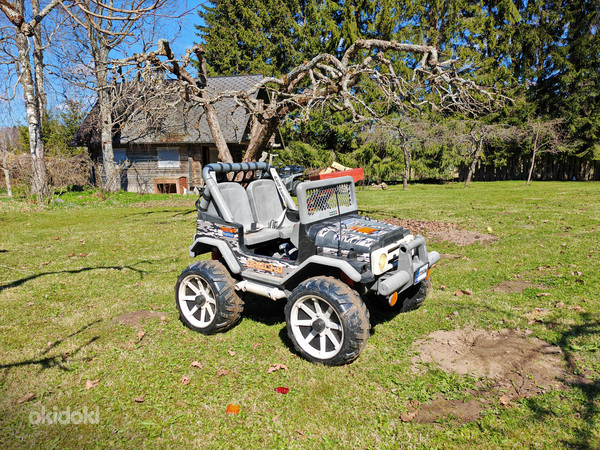 Продается детский электромобиль Peg Perego