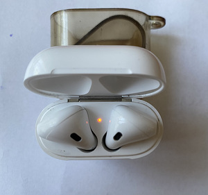 Kõrvaklapid AirPods 2 gen (2 foto / 3)