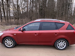 KIA Ceed SW 2008, 1.6 bensiin, automaat, 227 300 km ÜV 05/27 (6 foto / 14)